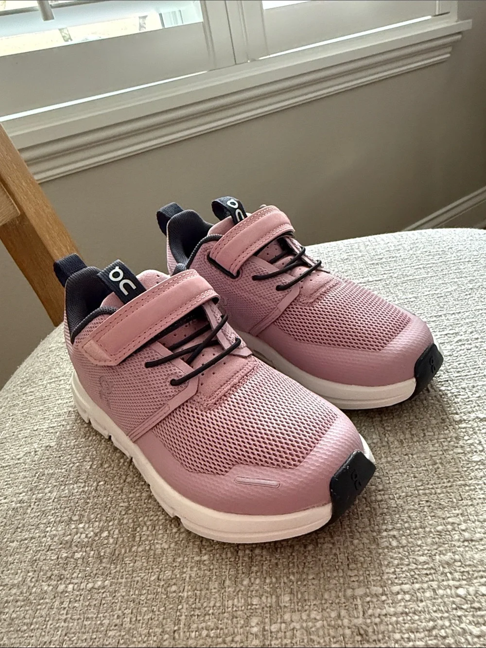 On Cloud Play Little Kids Running Shoe Sneakers